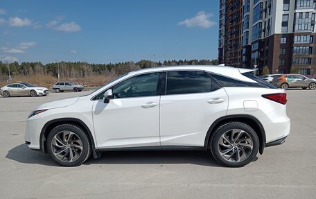 Lexus RX IV рестайлинг, 2017 год, 3 990 000 рублей, 4 фотография