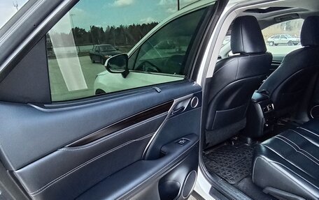 Lexus RX IV рестайлинг, 2017 год, 3 990 000 рублей, 27 фотография