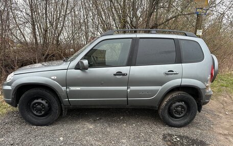 Chevrolet Niva I рестайлинг, 2011 год, 249 000 рублей, 2 фотография
