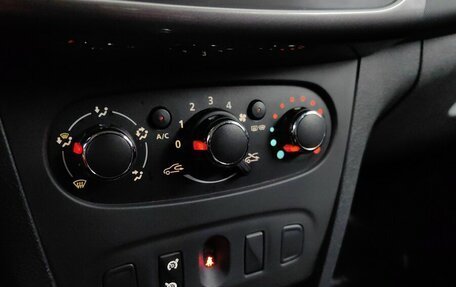 Renault Sandero II рестайлинг, 2016 год, 848 000 рублей, 15 фотография