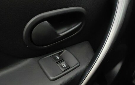 Renault Sandero II рестайлинг, 2016 год, 848 000 рублей, 23 фотография