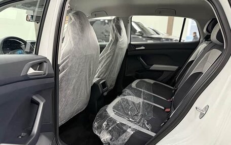 Volkswagen T-Cross I, 2022 год, 2 340 000 рублей, 13 фотография