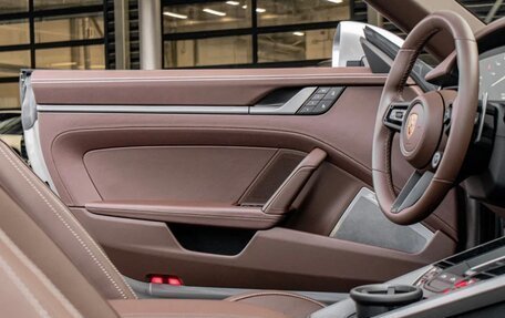 Porsche 911, 2024 год, 24 900 000 рублей, 28 фотография