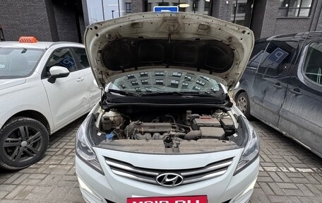 Hyundai Solaris II рестайлинг, 2015 год, 960 000 рублей, 5 фотография