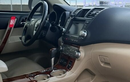 Toyota Highlander III, 2011 год, 2 150 000 рублей, 7 фотография