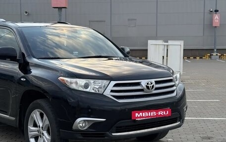 Toyota Highlander III, 2011 год, 2 150 000 рублей, 2 фотография