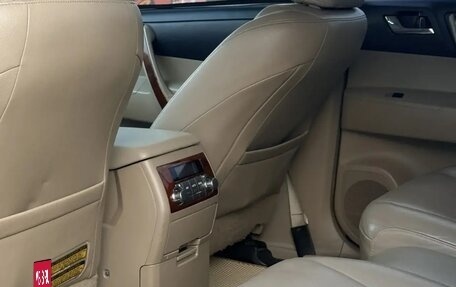 Toyota Highlander III, 2011 год, 2 150 000 рублей, 14 фотография