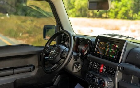 Suzuki Jimny, 2023 год, 2 275 000 рублей, 3 фотография