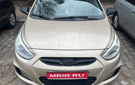 Hyundai Solaris II рестайлинг, 2011 год, 450 000 рублей, 1 фотография