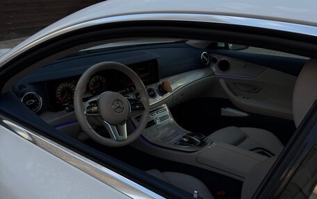 Mercedes-Benz E-Класс, 2019 год, 5 000 000 рублей, 6 фотография