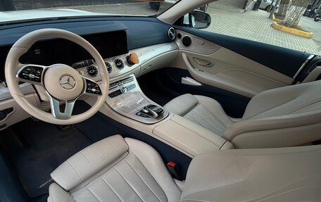Mercedes-Benz E-Класс, 2019 год, 5 000 000 рублей, 8 фотография