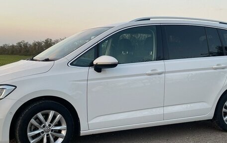 Volkswagen Touran III, 2016 год, 1 430 000 рублей, 6 фотография