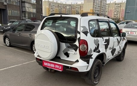 Chevrolet Niva I рестайлинг, 2010 год, 345 000 рублей, 3 фотография