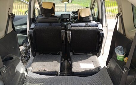 Toyota Sienta II, 2015 год, 1 000 000 рублей, 7 фотография