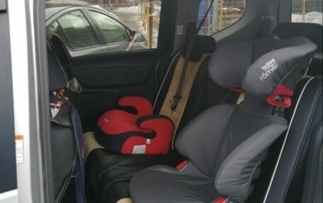 Toyota Sienta II, 2015 год, 1 000 000 рублей, 4 фотография