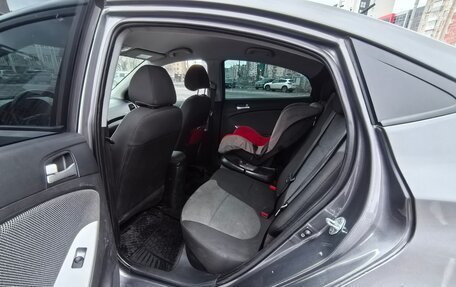 Hyundai Solaris II рестайлинг, 2013 год, 650 000 рублей, 11 фотография