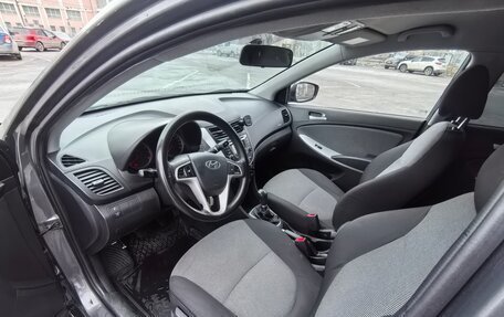 Hyundai Solaris II рестайлинг, 2013 год, 650 000 рублей, 17 фотография