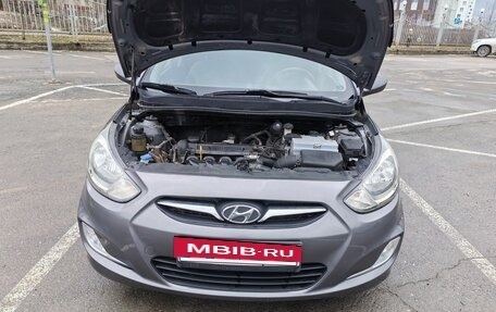 Hyundai Solaris II рестайлинг, 2013 год, 650 000 рублей, 2 фотография