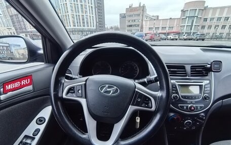 Hyundai Solaris II рестайлинг, 2013 год, 650 000 рублей, 12 фотография