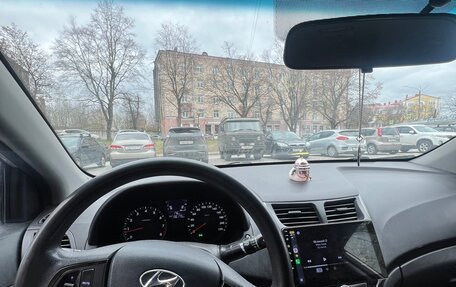 Hyundai Solaris II рестайлинг, 2011 год, 450 000 рублей, 8 фотография