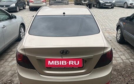 Hyundai Solaris II рестайлинг, 2011 год, 450 000 рублей, 4 фотография