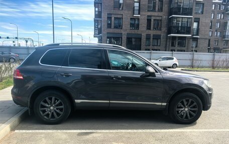 Volkswagen Touareg III, 2010 год, 1 850 000 рублей, 3 фотография