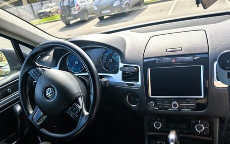 Volkswagen Touareg III, 2010 год, 1 850 000 рублей, 11 фотография