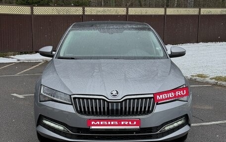 Skoda Superb III рестайлинг, 2022 год, 2 550 000 рублей, 2 фотография