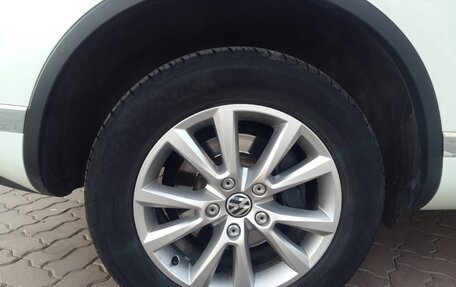 Volkswagen Touareg III, 2015 год, 2 600 000 рублей, 8 фотография