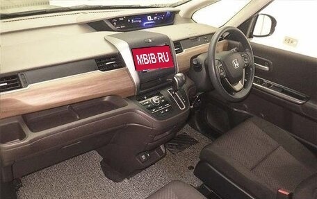 Honda Freed II, 2021 год, 1 430 000 рублей, 4 фотография