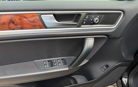 Volkswagen Touareg III, 2012 год, 1 690 000 рублей, 6 фотография