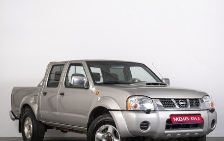 Nissan NP300, 2012 год, 1 339 000 рублей, 1 фотография