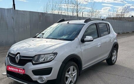 Renault Sandero II рестайлинг, 2016 год, 909 000 рублей, 1 фотография