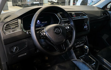 Volkswagen Tiguan II, 2018 год, 2 890 000 рублей, 14 фотография