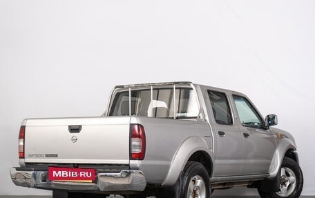 Nissan NP300, 2012 год, 1 339 000 рублей, 7 фотография