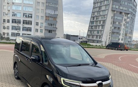 Honda Stepwgn IV, 2020 год, 3 200 000 рублей, 2 фотография