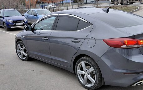 Hyundai Elantra VI рестайлинг, 2017 год, 1 635 000 рублей, 3 фотография