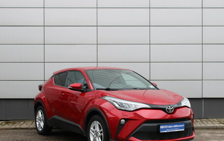 Toyota C-HR I рестайлинг, 2021 год, 2 678 000 рублей, 3 фотография