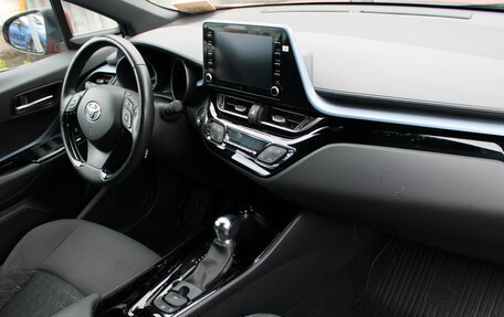 Toyota C-HR I рестайлинг, 2021 год, 2 678 000 рублей, 11 фотография