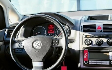 Volkswagen Touran III, 2007 год, 649 000 рублей, 18 фотография