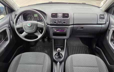 Skoda Fabia II, 2011 год, 800 000 рублей, 9 фотография