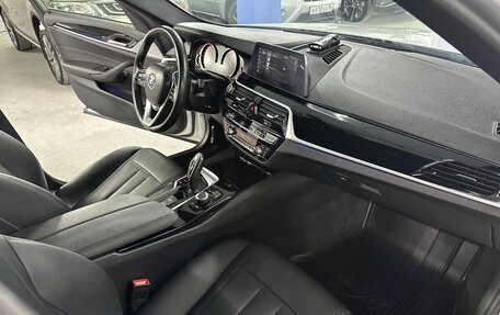 BMW 5 серия, 2019 год, 3 659 000 рублей, 15 фотография