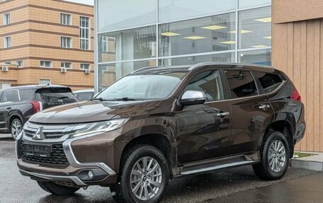 Mitsubishi Pajero Sport III рестайлинг, 2021 год, 3 730 000 рублей, 3 фотография