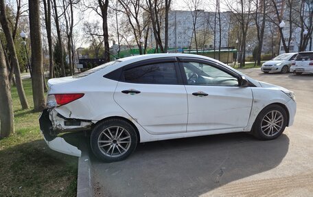 Hyundai Solaris II рестайлинг, 2015 год, 650 000 рублей, 3 фотография