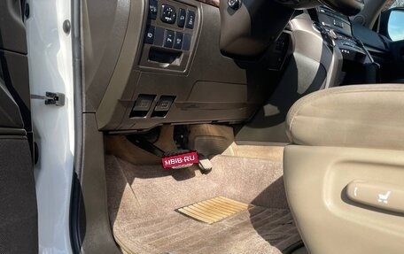 Toyota Land Cruiser 200, 2011 год, 3 800 000 рублей, 8 фотография