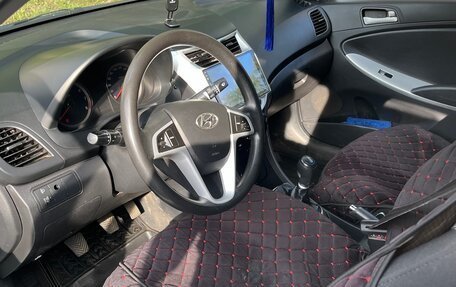 Hyundai Solaris II рестайлинг, 2011 год, 3 фотография