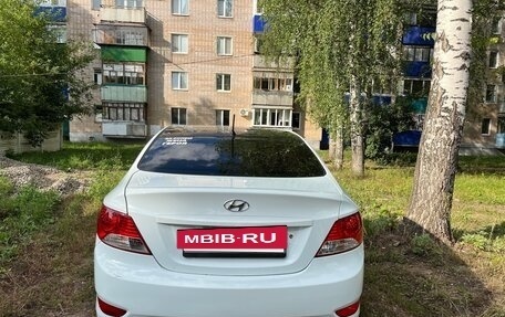 Hyundai Solaris II рестайлинг, 2011 год, 12 фотография