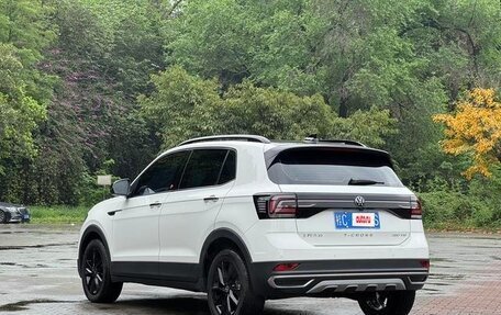 Volkswagen T-Cross I, 2023 год, 2 280 000 рублей, 7 фотография