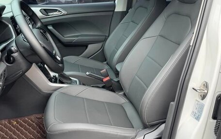 Volkswagen T-Cross I, 2023 год, 2 280 000 рублей, 10 фотография