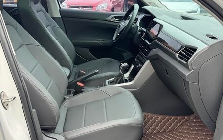 Volkswagen T-Cross I, 2023 год, 2 280 000 рублей, 8 фотография